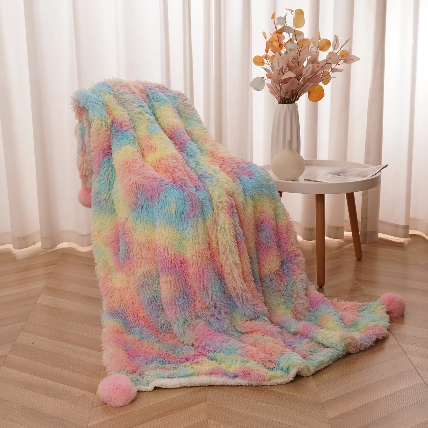 Flauschige Überwurfdecke mit Pompons für dekoratives Sofa - So ist Leben