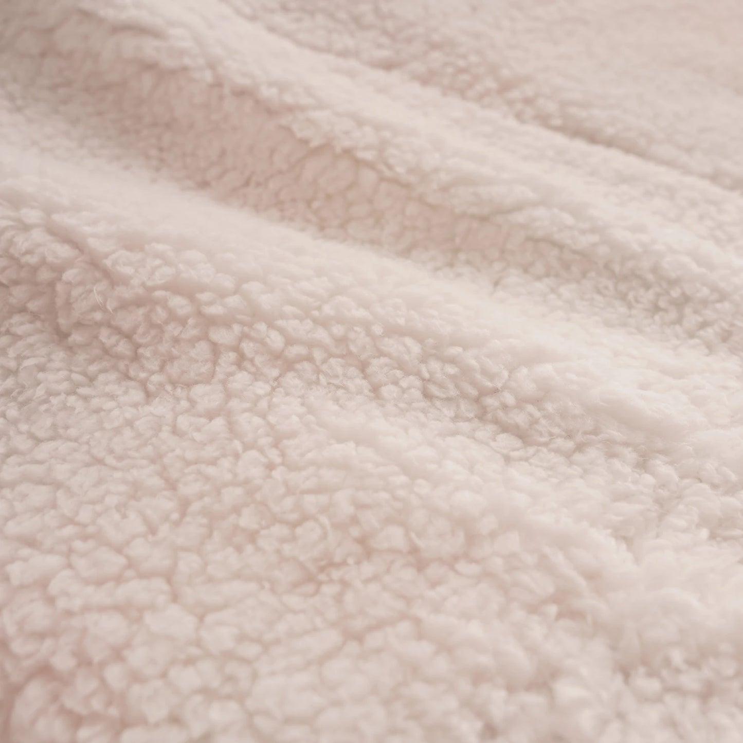 Flauschige Überwurfdecke mit Pompons für dekoratives Sofa - So ist Leben