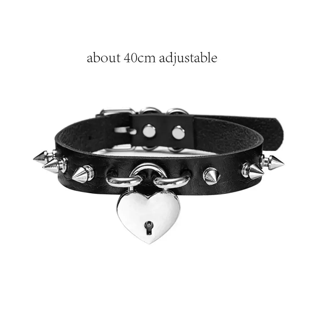 Gothic Heart Lock Choker – Punk Rivet Necklace with Key | Cosplay, Bondage-Inspired Jewelry for Women - So ist Leben
