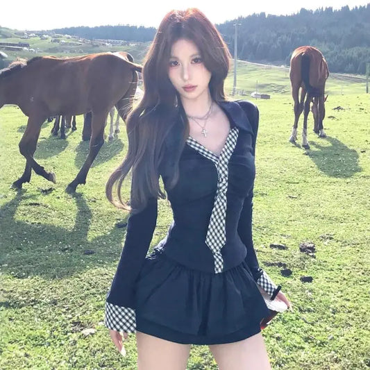 Frühling Herbst Neue Mode Damenkleidung Pure Desire Design Sense Kariertes Krawattenset Langarm-T-Shirt Hochgeschnittener Puffrock Set So ist Leben