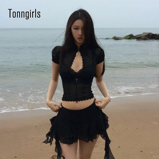 Tonngirls Y2k Fairycore Zweiteiliges Set für Frauen, ausgehöhltes Spitzen-Mesh-Shirt + unregelmäßige Mini-Shirts, Vintage-Rock-Sets, japanisch So ist Leben