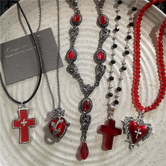 Gothic Kreuz Herz Halskette im modernen Stil - So ist Leben
