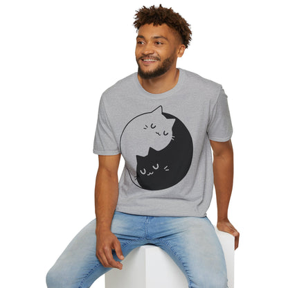 Yin-Yang Katzen Unisex Softstyle T-Shirt: Kuschelig, stilvoll, komfortabel, elegant