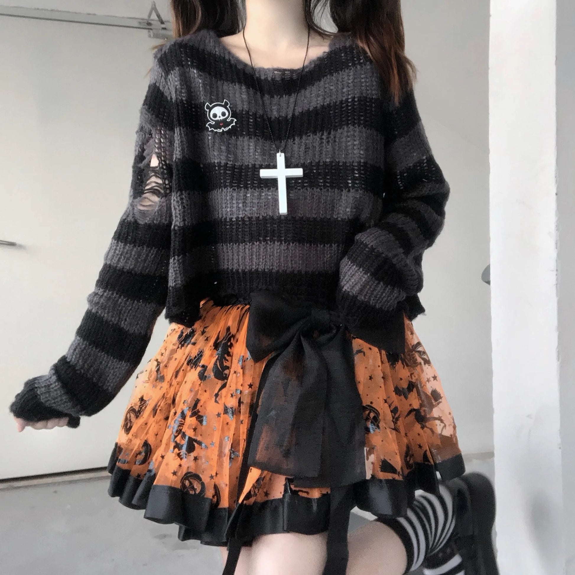 Karrram Rosa Gestreifte Gothic Pullover Frauen Zerrissene Löcher Lose Gestrickte Pullover Ausgefranste Fee Grunge Jumper Emo Streetwear Lolita So ist Leben