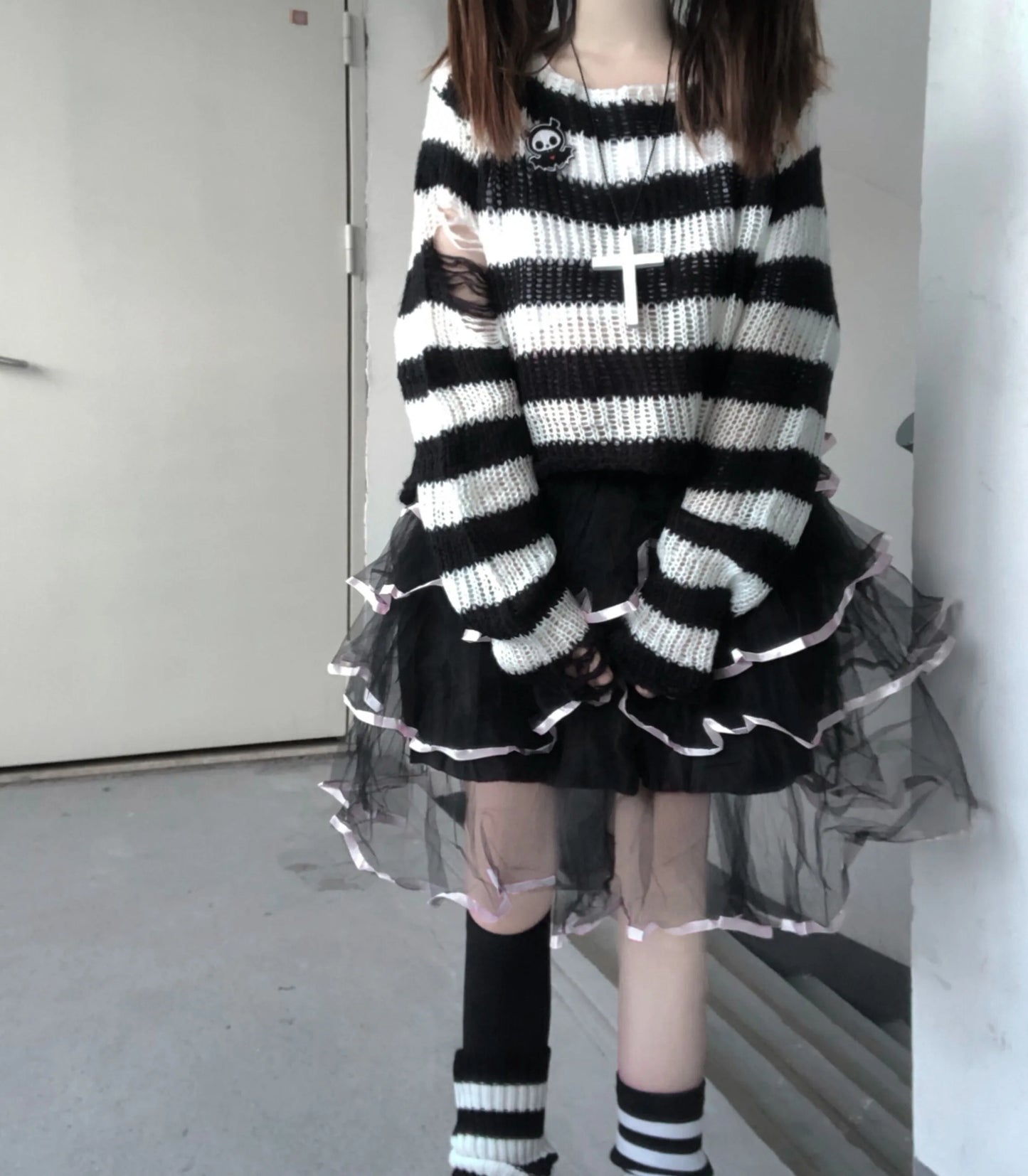 Karrram Rosa Gestreifte Gothic Pullover Frauen Zerrissene Löcher Lose Gestrickte Pullover Ausgefranste Fee Grunge Jumper Emo Streetwear Lolita So ist Leben