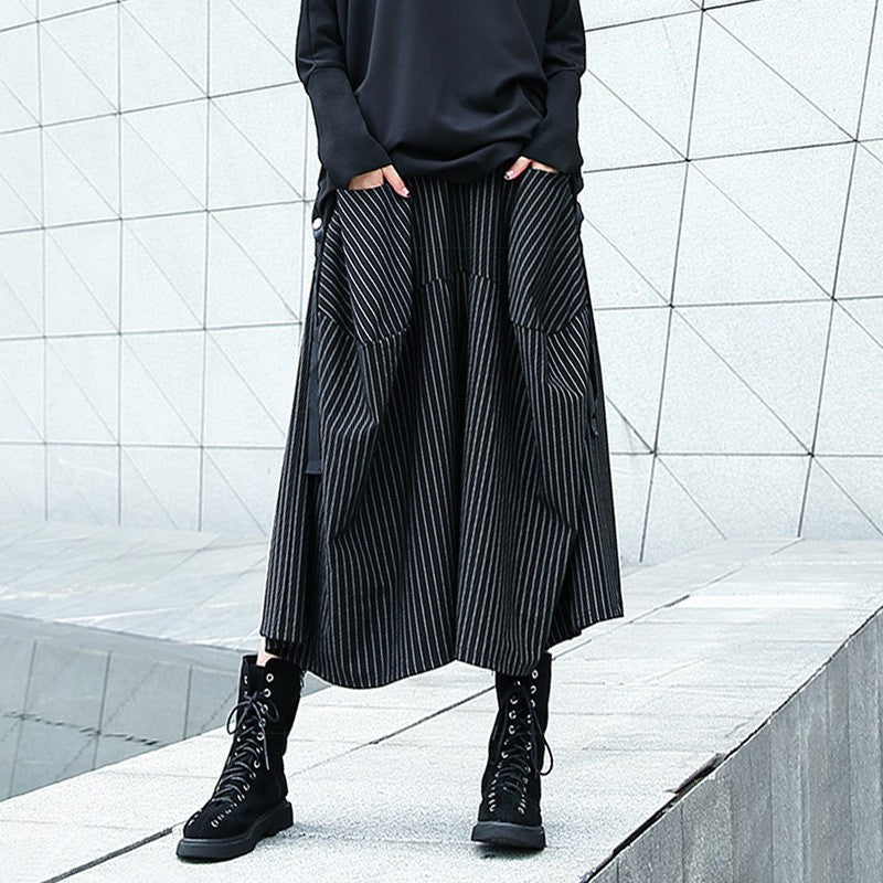 Japanese Yamamoto style black and white striped cropped wide-leg pants women's spring and autumn loose retro drape high waist casual culottes So ist Leben