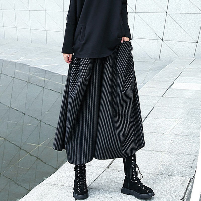 Japanese Yamamoto style black and white striped cropped wide-leg pants women's spring and autumn loose retro drape high waist casual culottes So ist Leben