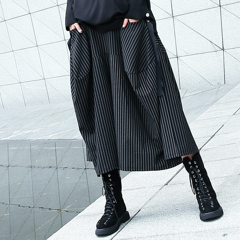 Japanese Yamamoto style black and white striped cropped wide-leg pants women's spring and autumn loose retro drape high waist casual culottes So ist Leben