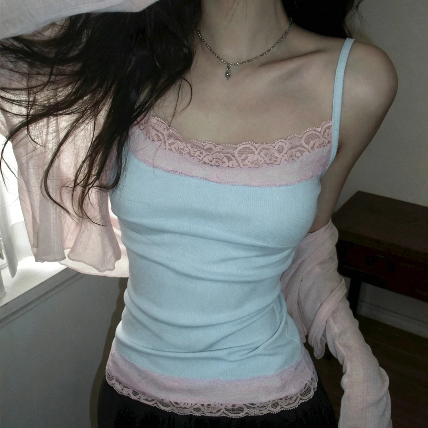 SUCHCUTE Sexy Spitzenbesatz Patchwork Camisole Y2K Ärmellose Spaghetti-Träger Cami Tops Sommer Urlaubskleidung Damen Tank Coquette So ist Leben