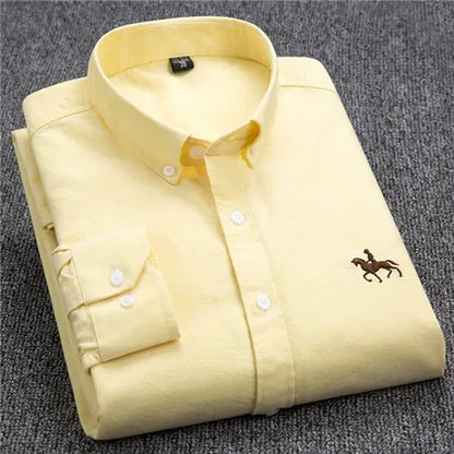 Lässiges Herrenhemd aus reiner Baumwolle, Oxford, langärmelig, Stickerei, Pferde-Design, reguläre Passform, modisches Knopf-Mann-Hemd in Weiß So ist Leben