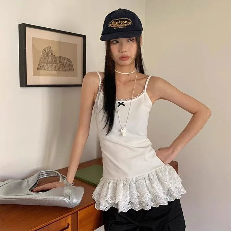Frauen Patchwork Spitze Weiß Hosenträger Weste Trim Bottom Saum Schicht Dünne Halter Tops Rüschen Rand Haut-freundliche Atmungsaktive Weste So ist Leben