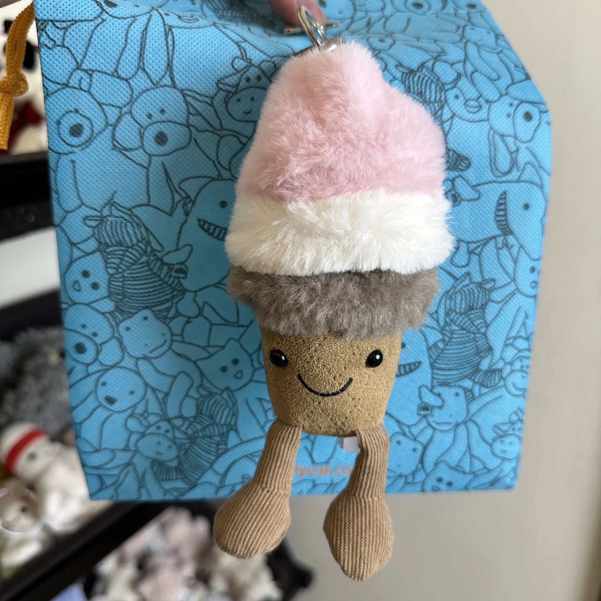 JELLYCAT Cartoon Plüschtier Schlüsselanhänger Geschenk Spaß Plüschpuppe Schlüsselanhänger Barcelona Bär Niedliche Plüschtasche Anhänger Hobbys Stofftiere So ist Leben