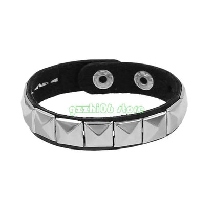 T5UF Stylish Punk Rock Armband Square Nieten Punk Armband Trendy Gothic Jewelry für Individualität und Komfort geeignet So ist Leben