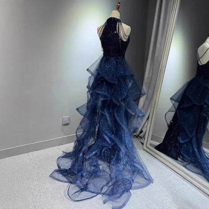 Elegante funkelnde marineblaue Abendkleider, Halt-Perlen-Partykleid, maßgeschneidertes Ballkleid 2025, abgestufte Roben de Soirée, Sweep-Zug So ist Leben