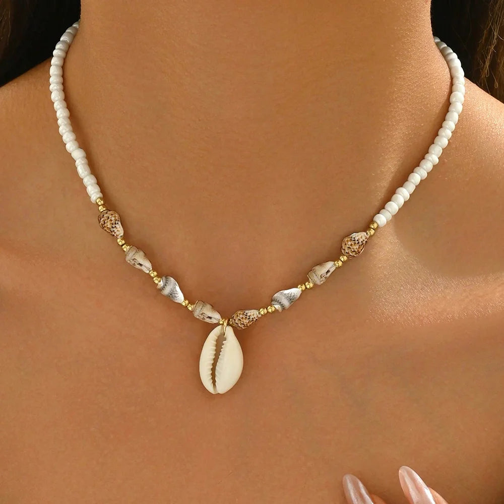 Modische natürliche Muschel-Perlen-Halskette, Muschel-Anhänger, vom Ozean inspirierter Schmuck, Halsband, geeignet für Frauen, Urlaub, Party, Alltag So ist Leben