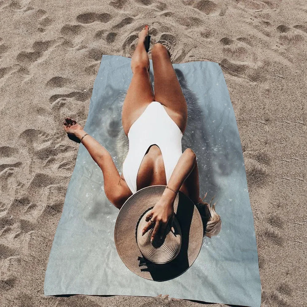 Mikrofaser‑Strandtuch mit Wolfmotiv für Pool & Urlaub