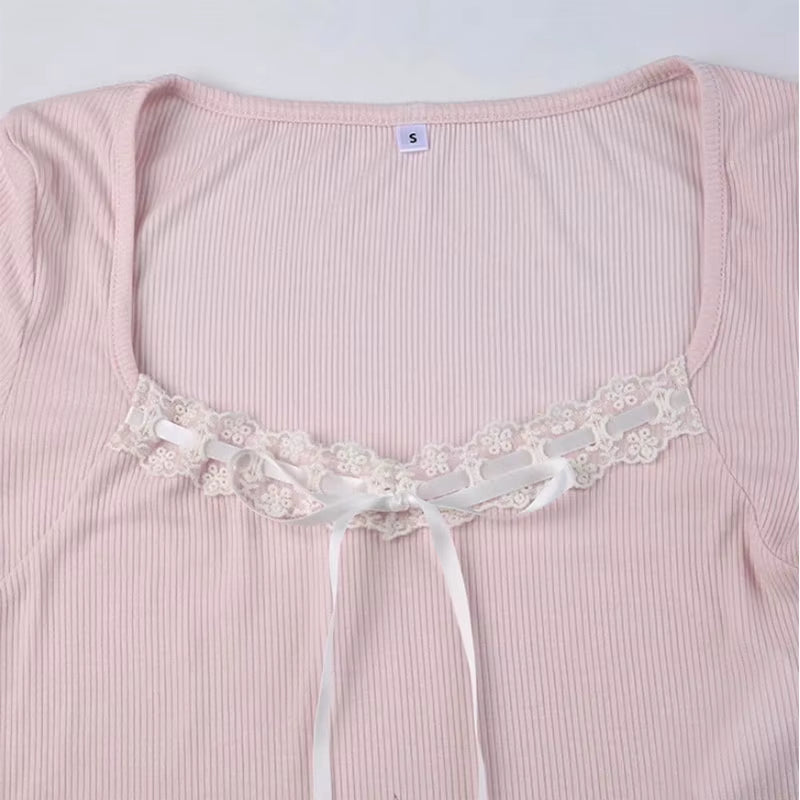 Modernes Schleifen‑Top für kreative High‑Street‑Looks So ist Leben