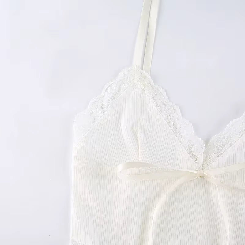 Modernes Strick‑Cami mit klarer Form für Sommerlooks So ist Leben