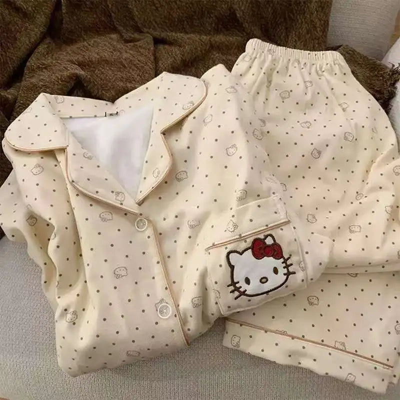 Hello‑Kitty Homewear Set aus weichem Flanell - So ist Leben