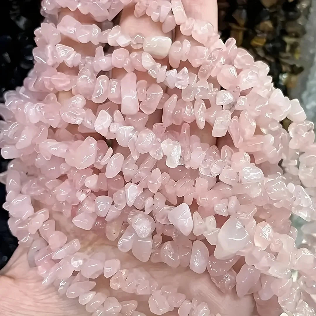 1 Strang (16 Zoll) Natürliche Rosenquarzperlen, natürliche unregelmäßige zerkleinerte Steinschnüre, facettierte dekorative Rosenquarzperlen So ist Leben