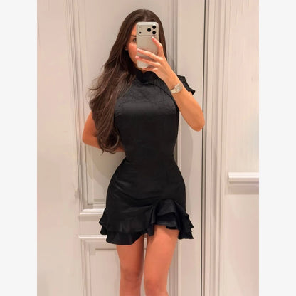 Elegantes Schwarzes Maxikleid Ärmellos Figurbetont Mit Goldketten-Detail Abendkleider für Partys Formelle Anlässe Schickes Bodenlange Robe So ist Leben