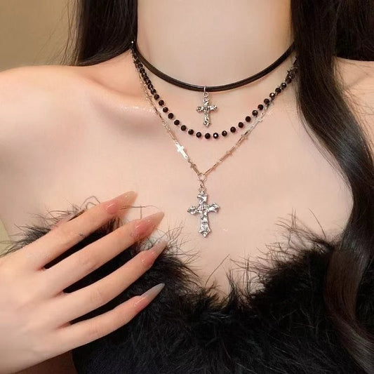 Millennium Hot Girl Y2k Retro mehrschichtige Kreuzperlen-Halskette für Frauen, süße coole dunkle Punk-geschichtete Schlüsselbeinkette So ist Leben