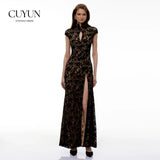 CUYUN Elegantes Schwarzes Abendkleid mit Blumenspitze, Stehkragen, hohem Schlitz, Meerjungfrauenrock, Stretch-Spitze, figurbetontes Maxikleid für Cocktail- und Abschlussball. So ist Leben