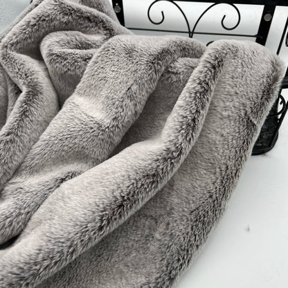 1 cm Haarhöhe Frost auf weißem Gras Weißes spitzes Fell Nachahmung Otter Kaninchenfell Warmer langer Plüschstoff DIY Kleidungsstoff So ist Leben