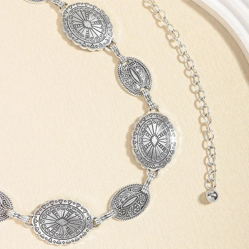 Damen-Taillenketten-Accessoires aus Metall im Retro-Stil. Dekorativer, kreisförmiger, geschnitzter Kettengürtel, Accessoires im hohen Stil So ist Leben