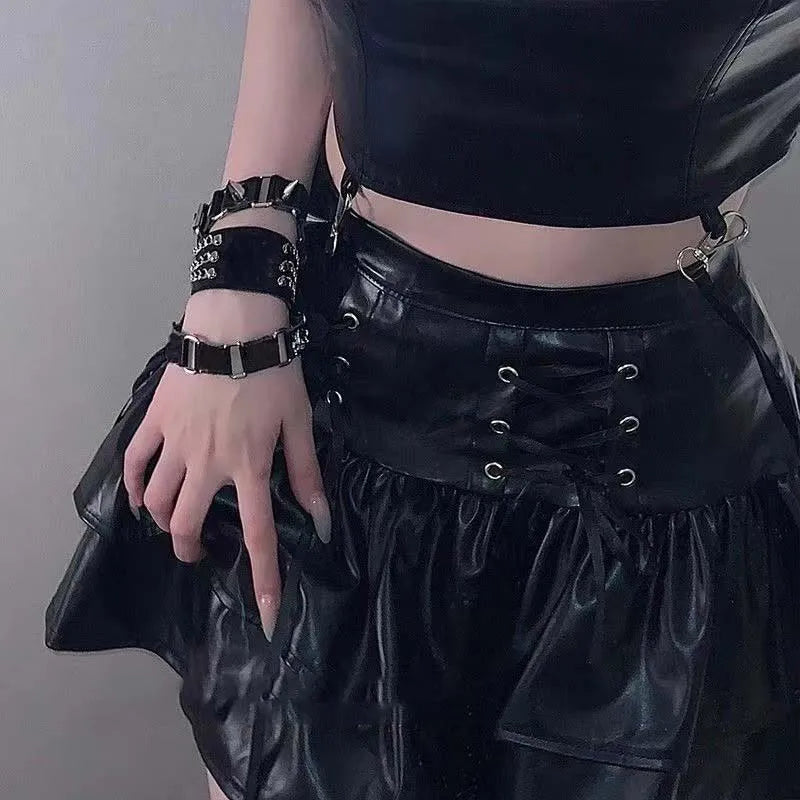 Punk Niet Leder Armbänder für Frauen Männer Hip Hop Rock Schwarz Pu Leder Hohl Einstellbare Armbänder Y2K Schmuck Zubehör So ist Leben