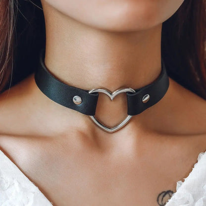 Neue Schwarz Multi Farbe Punk Kragen Halskette Sexy PU Leder Herz Lock Key Spike Halsband für Frauen Gothic Cosplay Partei Schmuck So ist Leben