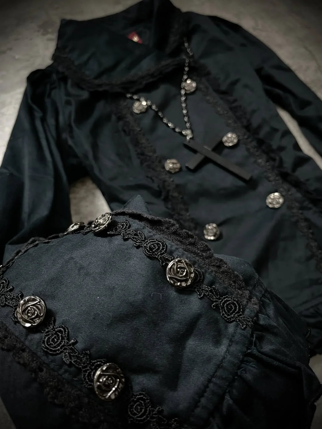 Y2k Amerikanische Schwarze Gothic Retro Knopfjacke mit Hohem Kragen, Schlanke Damenjacke für Frühling und Herbst, Dünne Hot-Girl-Jacke mit Manschetten, Lässige Motorradjacke So ist Leben