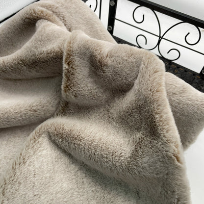 1 cm Haarhöhe Frost auf weißem Gras Weißes spitzes Fell Nachahmung Otter Kaninchenfell Warmer langer Plüschstoff DIY Kleidungsstoff So ist Leben