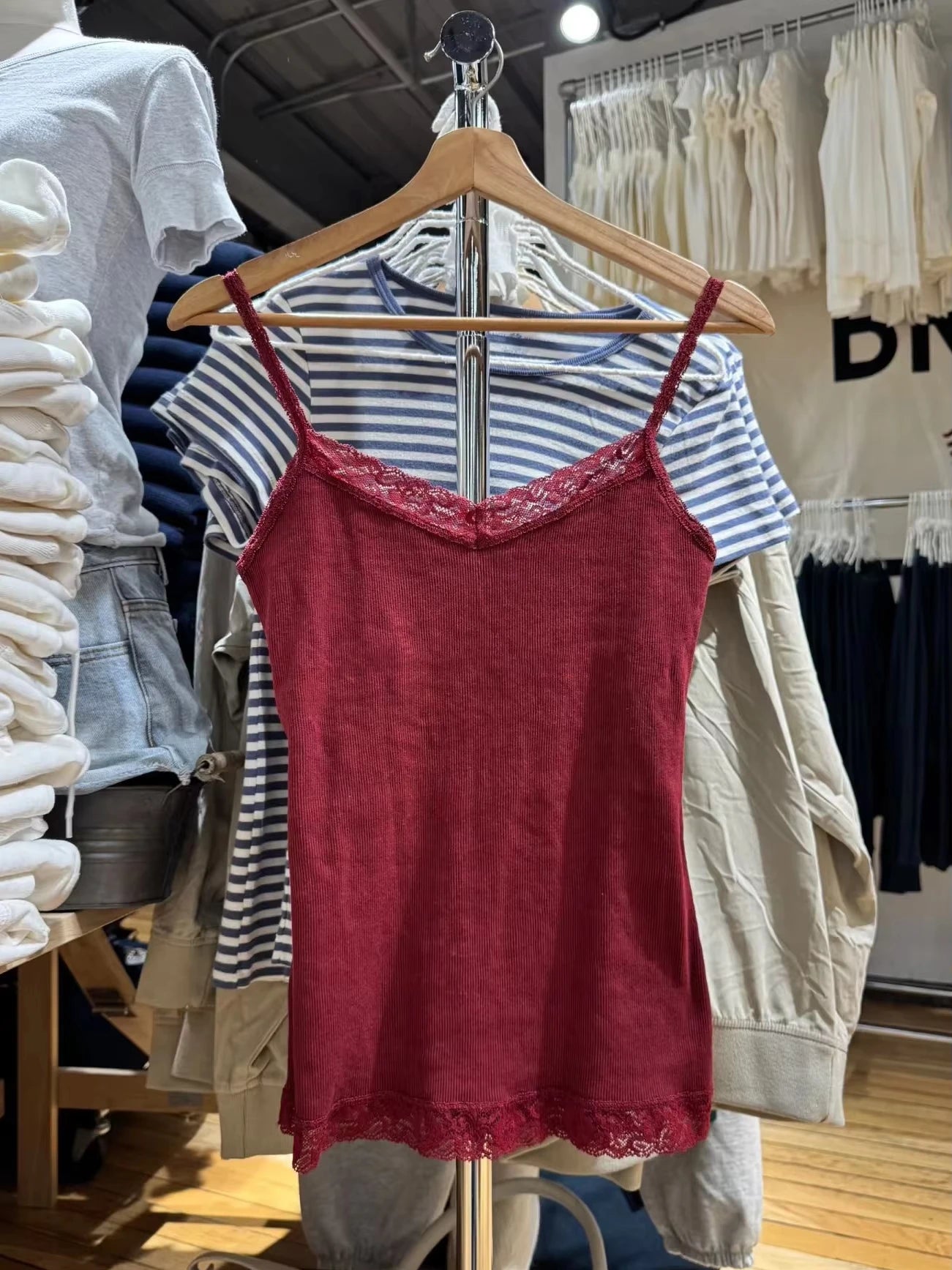 Geripptes Spitzenbesatz Slim Tank Top Damen Sommer Einfarbig Niedliches V-Ausschnitt Baumwoll-Camisole Weibliches Lässiges Einfaches Allround-Basic-Top Y2k Oberteile So ist Leben
