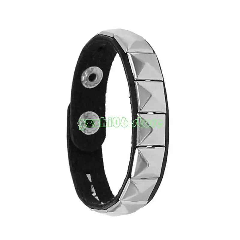 T5UF Stylish Punk Rock Armband Square Nieten Punk Armband Trendy Gothic Jewelry für Individualität und Komfort geeignet So ist Leben