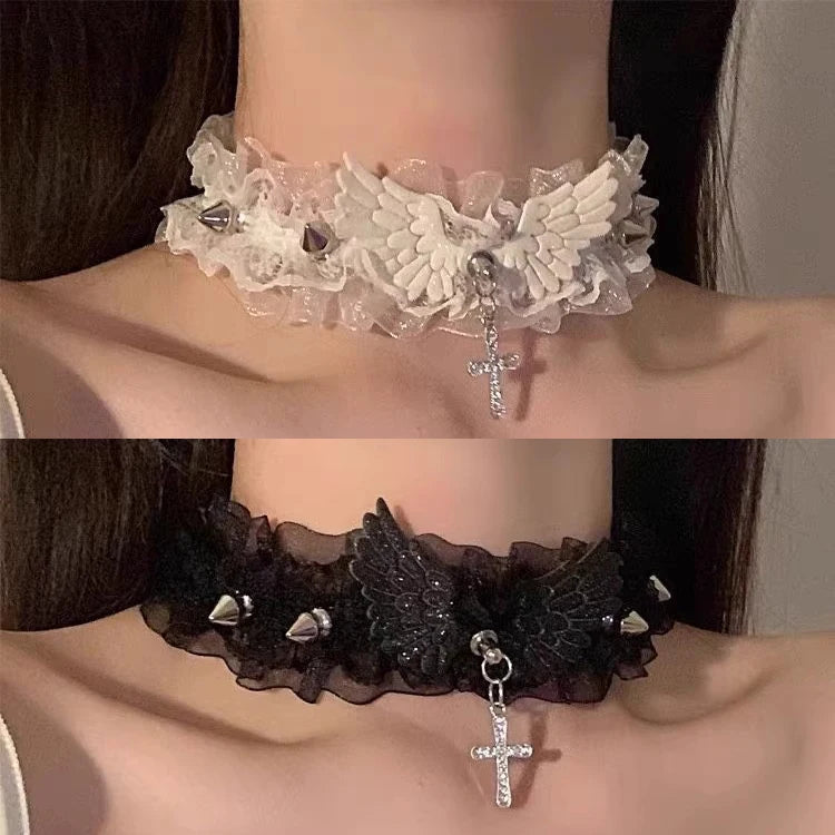Gothic Spitze Halskette mit Schleife und Herzdetail - So ist Leben