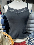 Spitzen-Patchwork Slim Tanktops für Damen, Sommerliche Einfarbige Weiche Baumwoll-Ärmellose Westen, Vintage Chic Süße Y2K Camisole So ist Leben