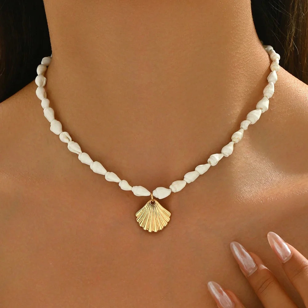 Modische natürliche Muschel-Perlen-Halskette, Muschel-Anhänger, vom Ozean inspirierter Schmuck, Halsband, geeignet für Frauen, Urlaub, Party, Alltag So ist Leben