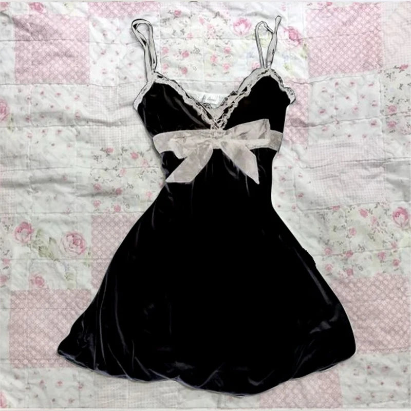 Einfarbiges Kleid mit Schleife und Dekoration, modisches Spitzenrand, lässiges Y2K-Top, emotionales Mädchen, urbane Schönheit, schickes, schlankes, süßes Straßenfrauenkleid So ist Leben