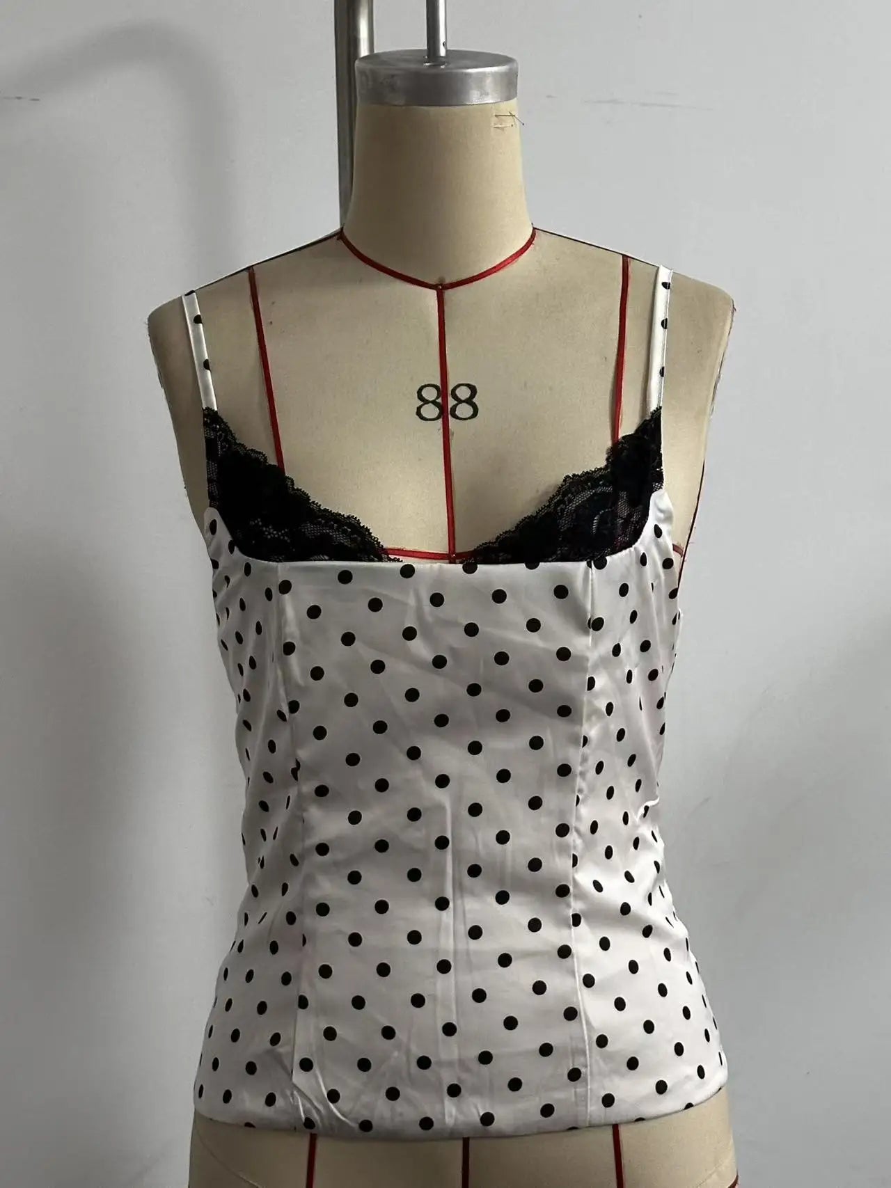 Elegantes Damen-Cami-Top mit Polka Dots und Spitzenbesatz, Sexy Rückenfreies Figurbetontes Camisole-Top, Sommer Vintage Y2k Tops Streetwear So ist Leben