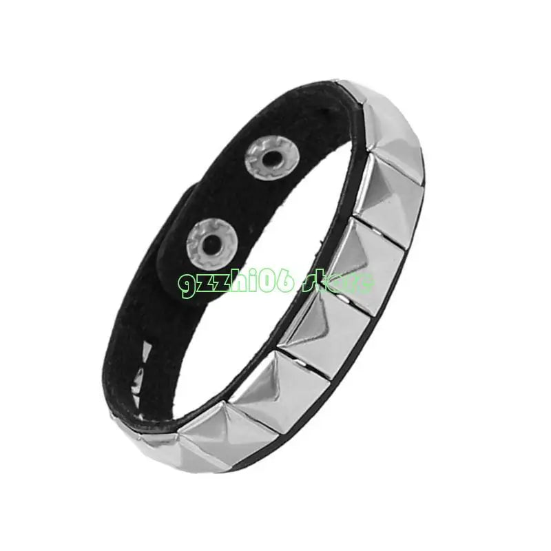 T5UF Stylish Punk Rock Armband Square Nieten Punk Armband Trendy Gothic Jewelry für Individualität und Komfort geeignet So ist Leben