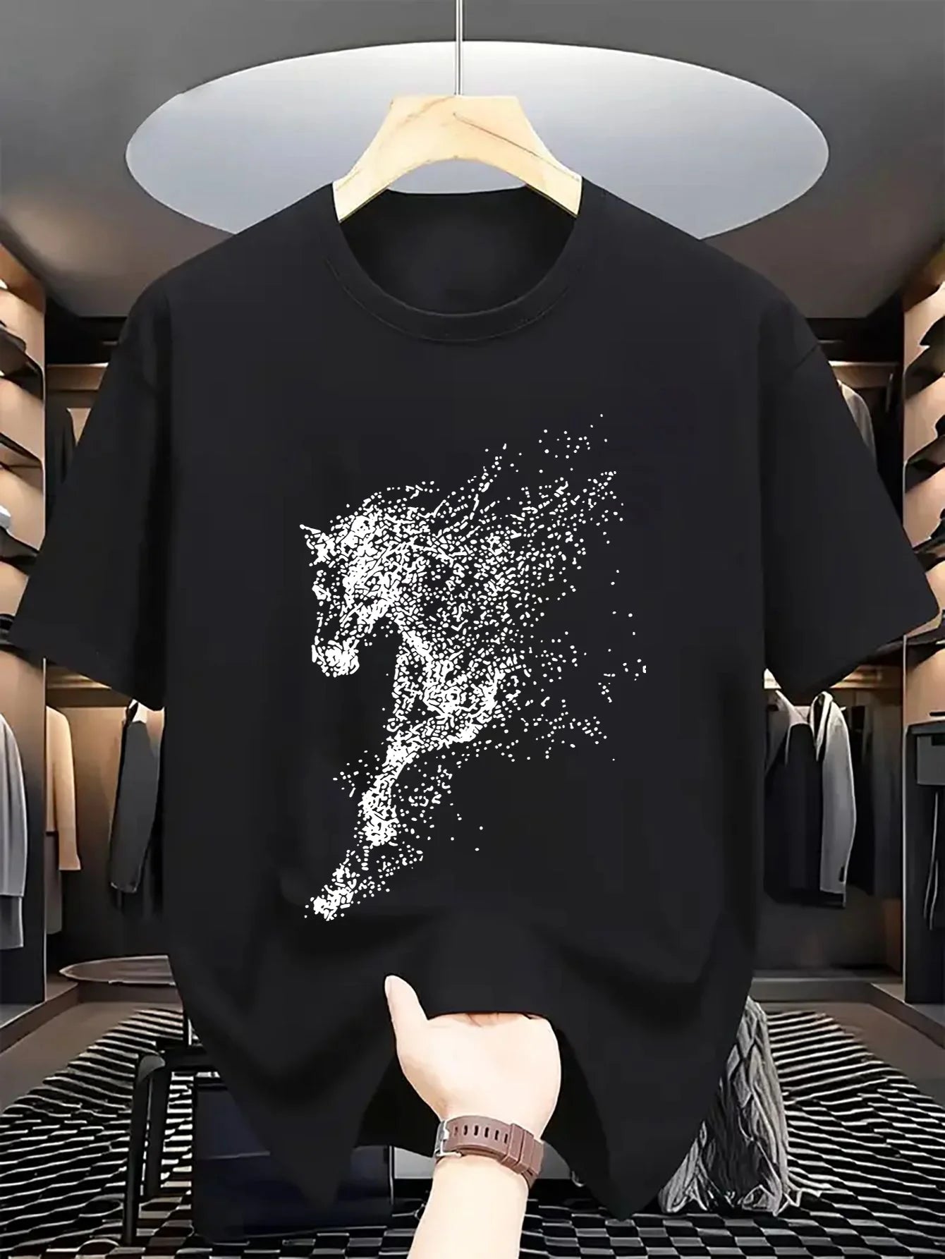 Abstrakter Partikel-Pferdesilhouetten-Druck auf hochwertigem, weichem Herren-T-Shirt aus 100 % Baumwolle, perfekt für Sommer-Streetwear und lässigen Stil So ist Leben