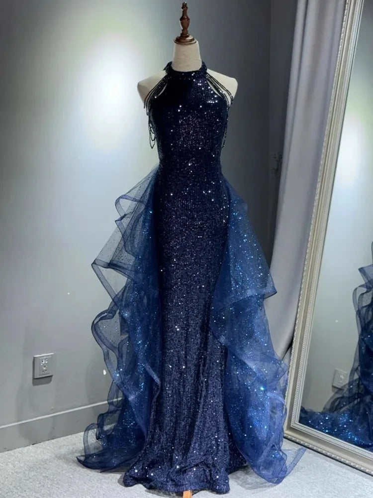 Elegante funkelnde marineblaue Abendkleider, Halt-Perlen-Partykleid, maßgeschneidertes Ballkleid 2025, abgestufte Roben de Soirée, Sweep-Zug So ist Leben