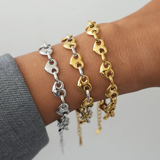 Minimalistisches, klassisches, zweifarbiges Herz-Knopf-Armband aus 18 Karat vergoldetem Edelstahl mit Herzknöpfen, stapelbares rundes Knopfarmband So ist Leben
