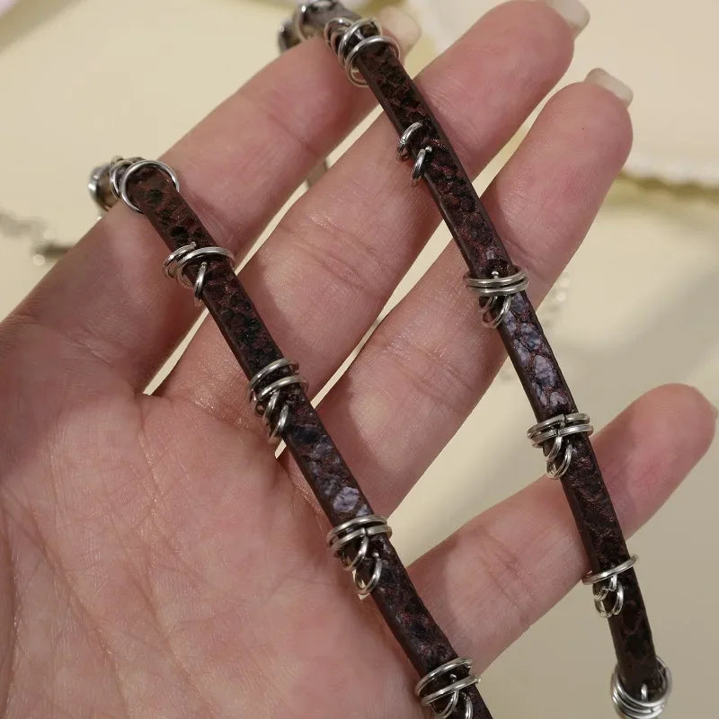Rot Braun Vintage Unregelmäßige Metall Kreis Feine Leder Halskette Halsband Gothic Süße Coole Retro Leder Kragen Halsband Schmuck Y2K So ist Leben