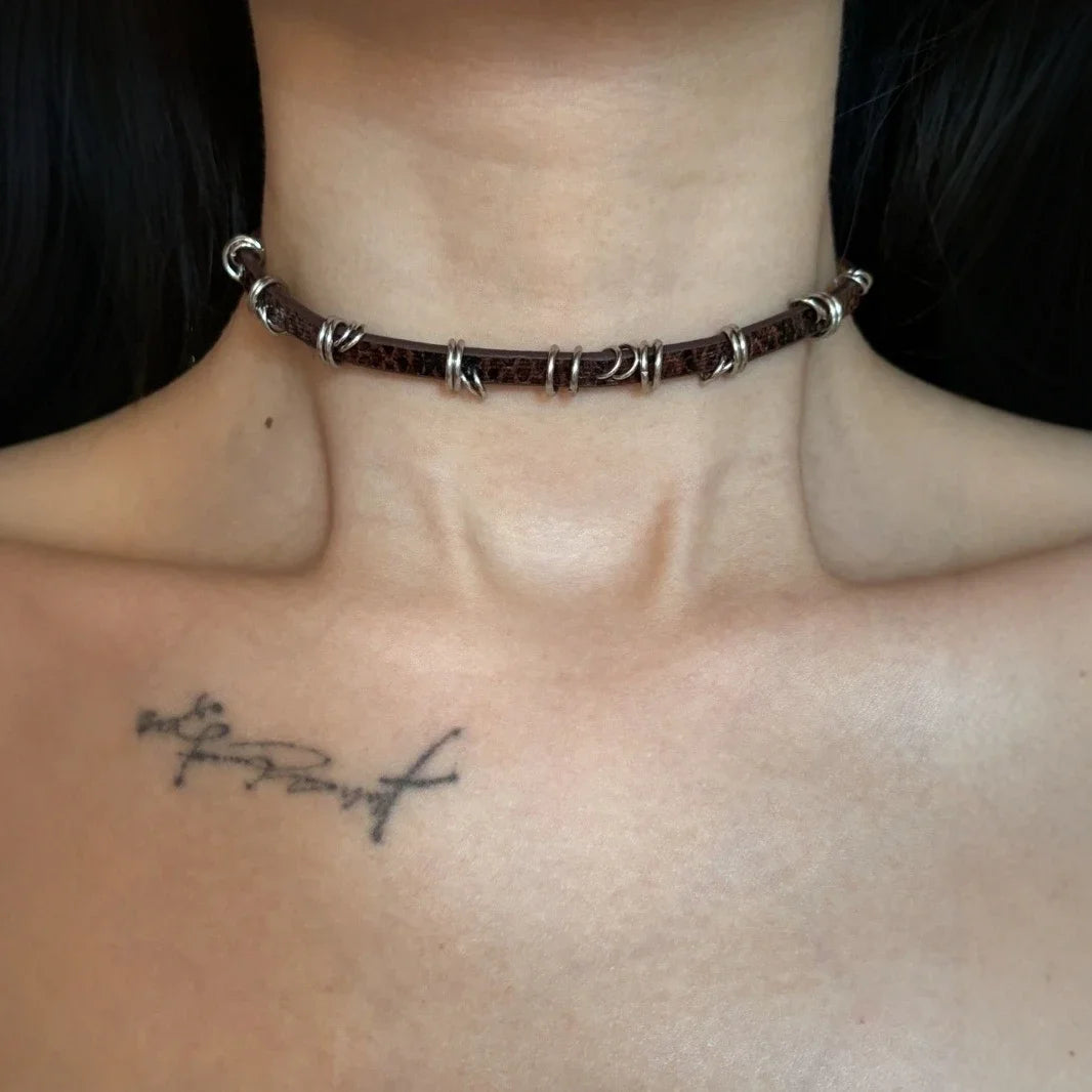 Rot Braun Vintage Unregelmäßige Metall Kreis Feine Leder Halskette Halsband Gothic Süße Coole Retro Leder Kragen Halsband Schmuck Y2K So ist Leben