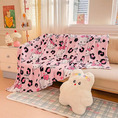 1 Stück Sanrio Four Seasons Flanelldecke – warme und bequeme doppelseitige Flanelldecke – perfekt für den Bürogebrauch – Su So ist Leben