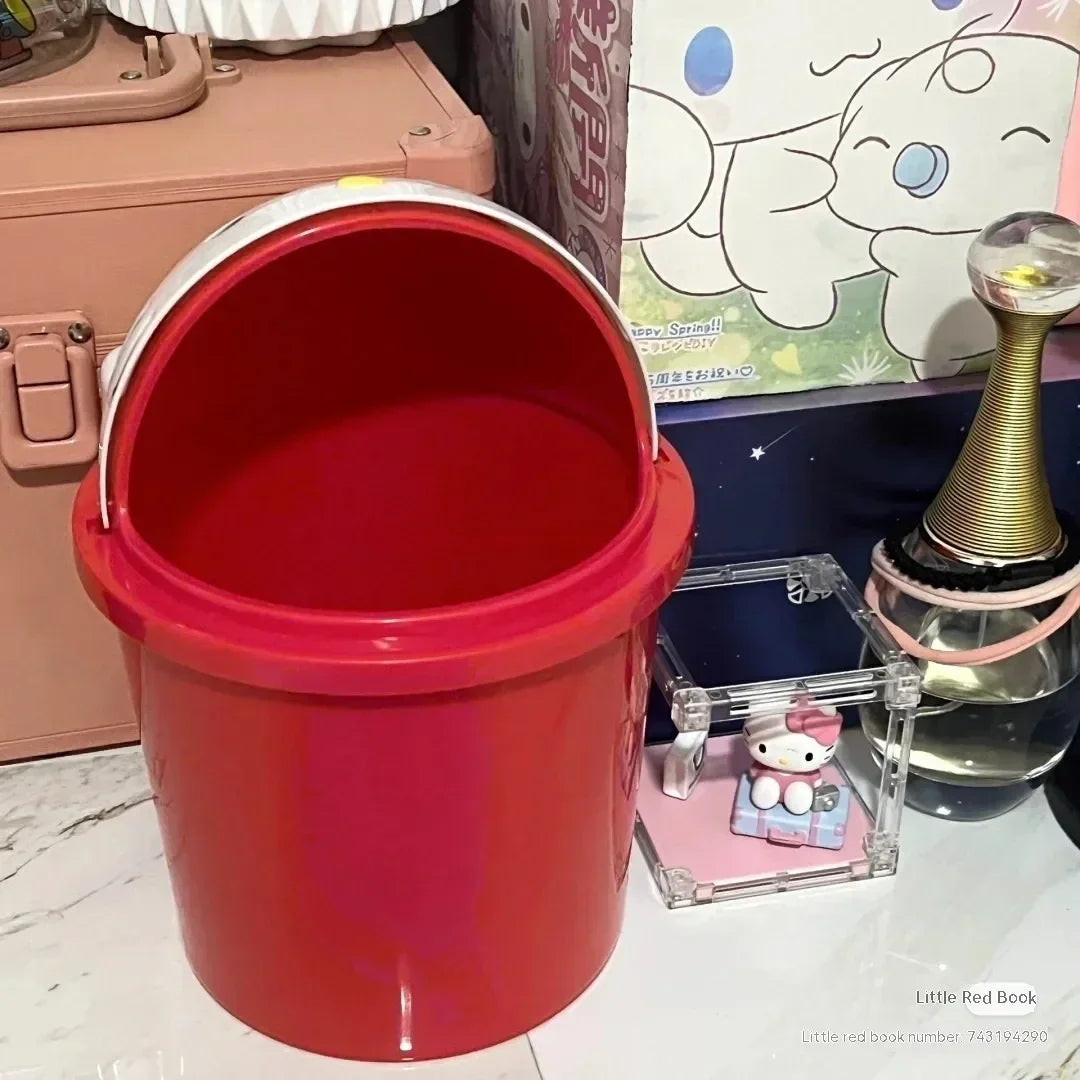 Hello‑Kitty Mülleimer aus Kunststoff im Sanrio Design - So ist Leben
