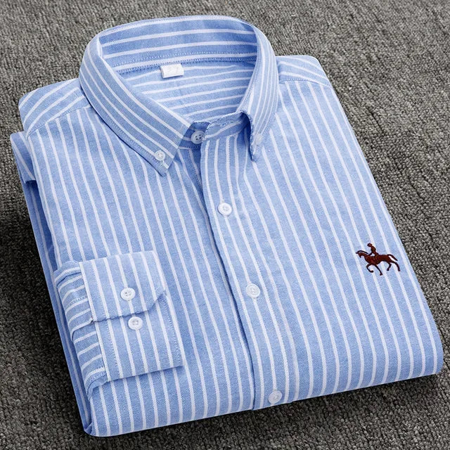 Lässiges Herrenhemd aus reiner Baumwolle, Oxford, langärmelig, Stickerei, Pferde-Design, reguläre Passform, modisches Knopf-Mann-Hemd in Weiß So ist Leben
