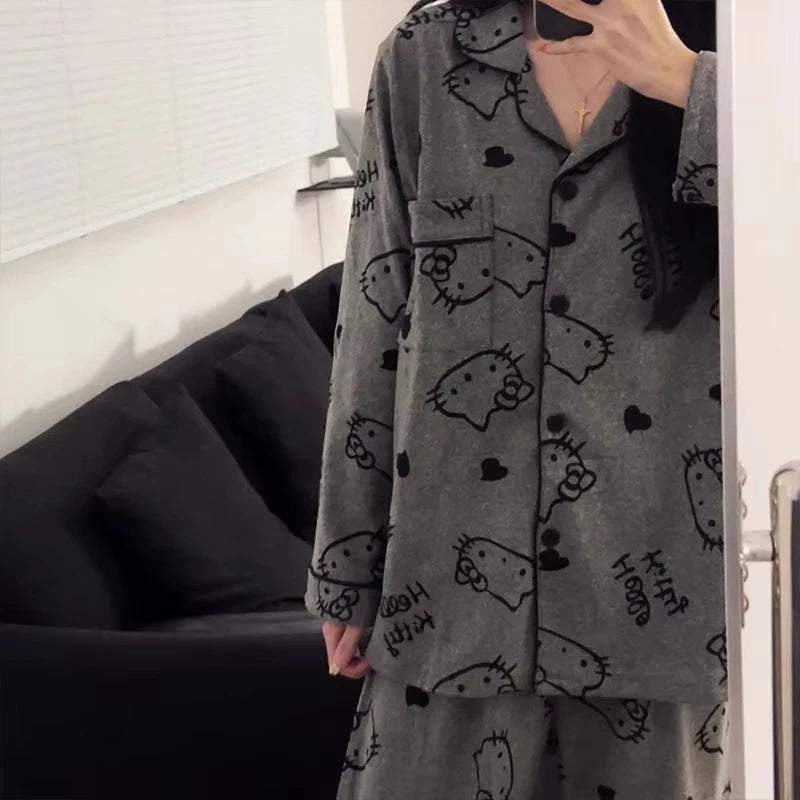 Hello‑Kitty Homewear Set aus weichem Flanell - So ist Leben